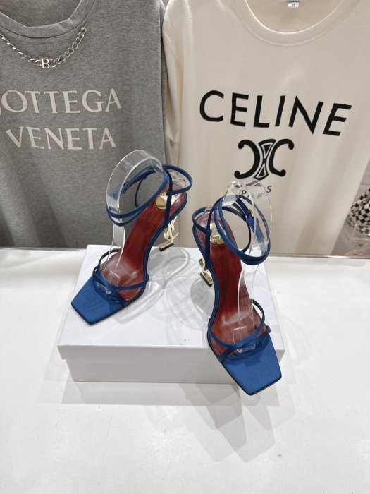 Босоножки фото 2