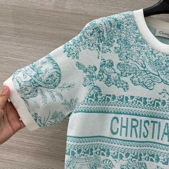 T-shirt women's фото 5