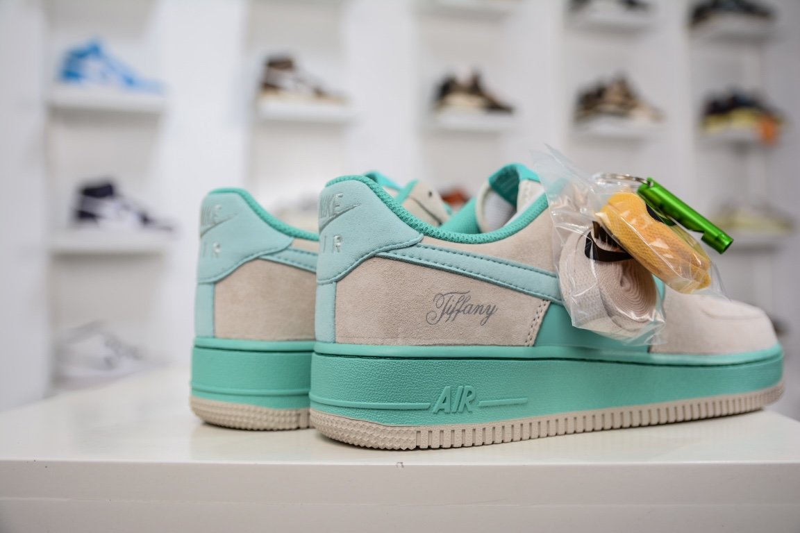 Кроссовки Tiffany Co. x Nike Air Force 1 Low S Friends and Family фото 6