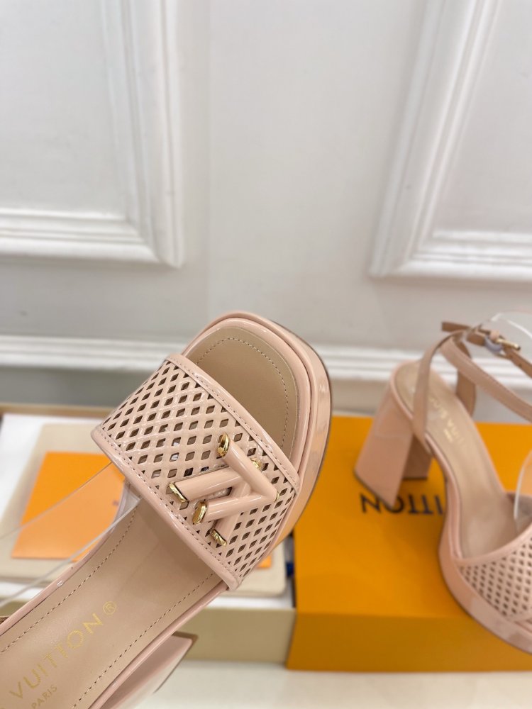 Босоножки фото 6