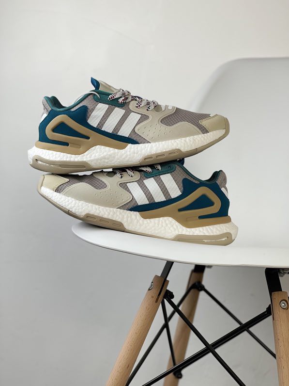 Кроссовки DAY JOGGER BOOST CLOUD WHITE/BEIGE/GREEN фото 2