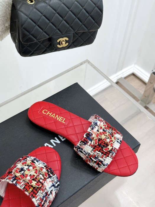 Шлепанцы женские фото 5