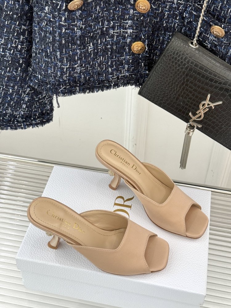 Босоножки фото 3