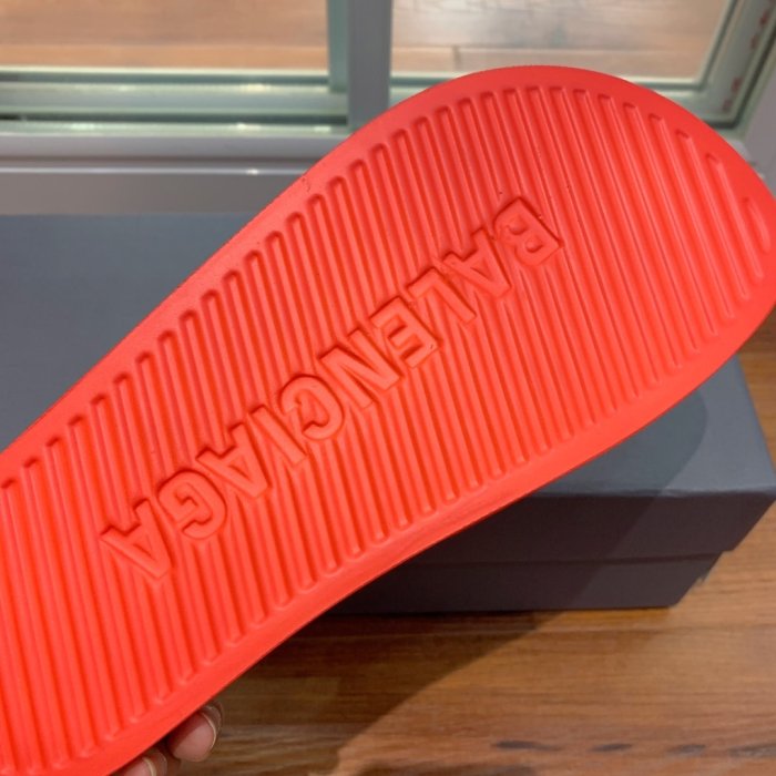 Шлепанцы фото 8