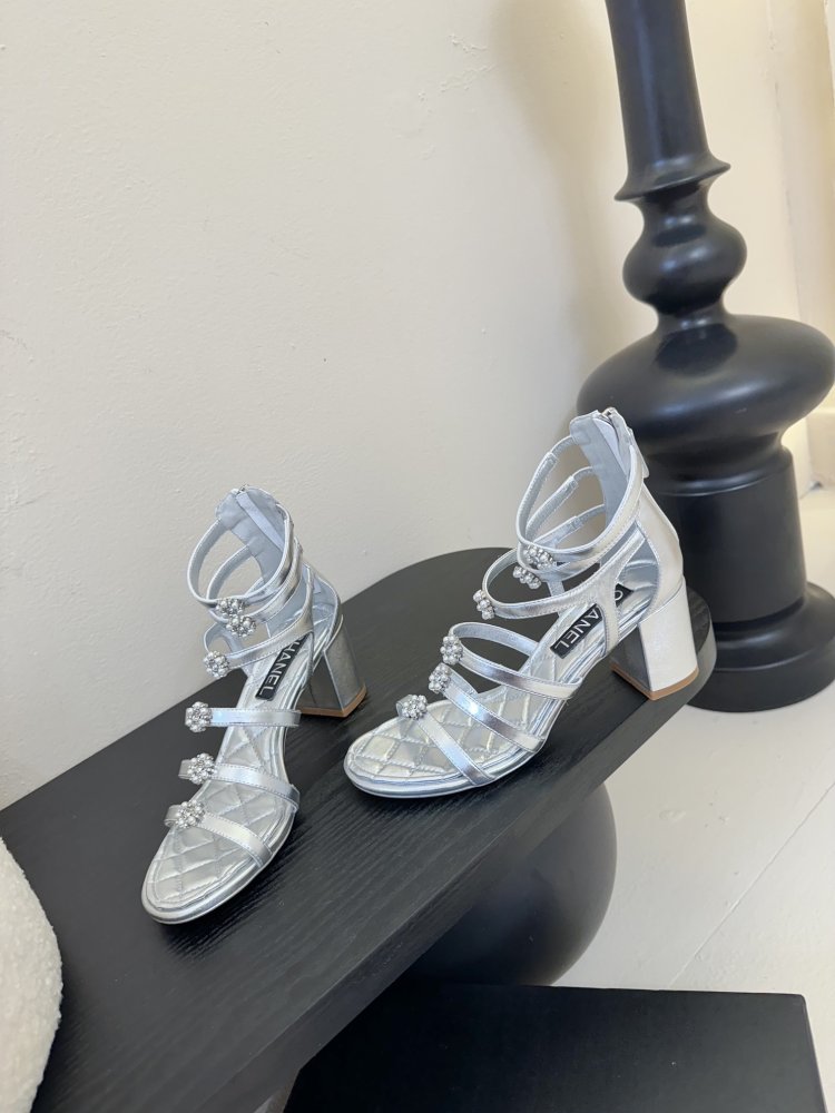 Босоножки фото 3