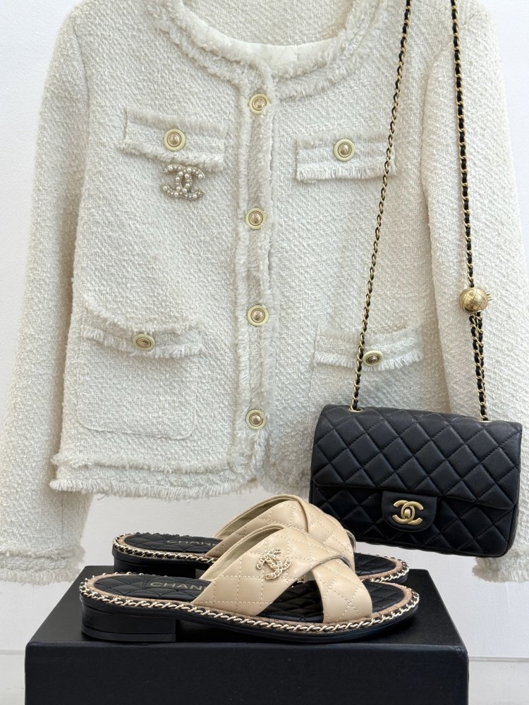 Шльопанці жіночі