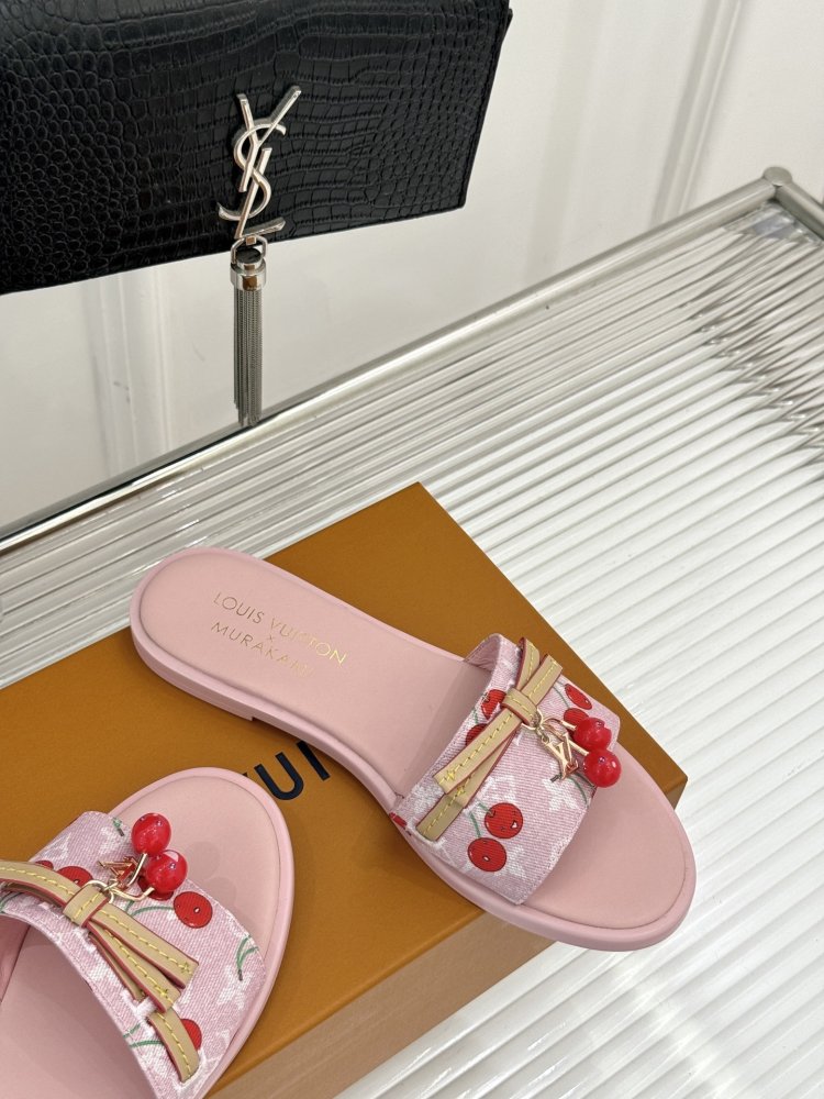 Шлепанцы женские фото 5