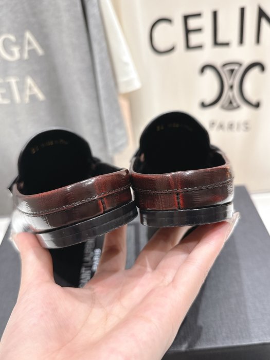 Moccasins leather women's фото 8