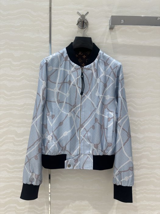 Куртка жіноча