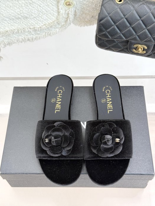 Шлепанцы фото 4