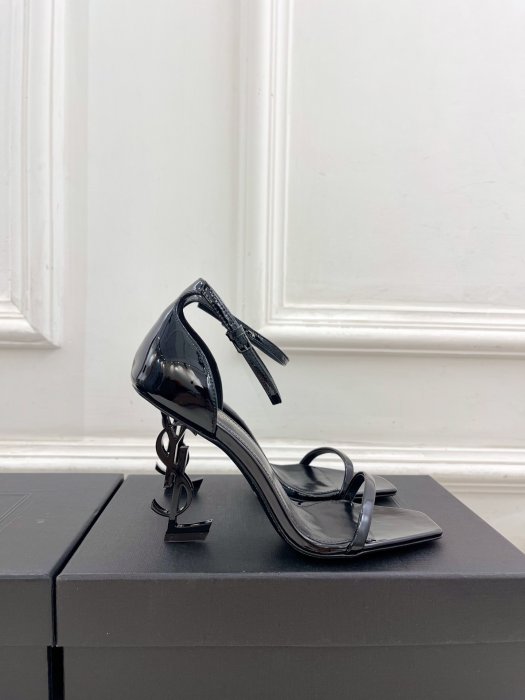 Босоножки фото 2