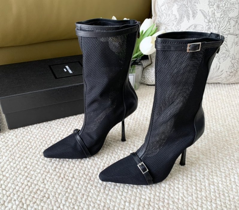 Boots women's