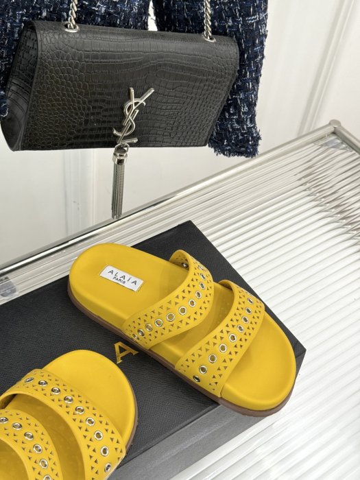 Шльопанці жіночі фото 5