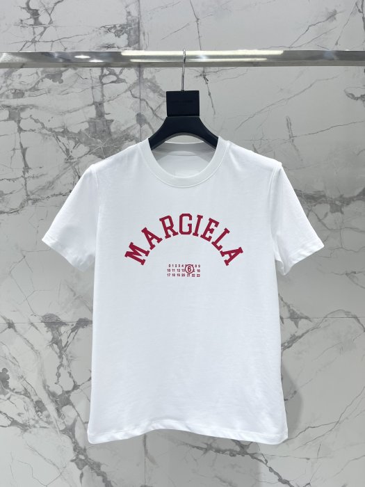 Футболка жіноча