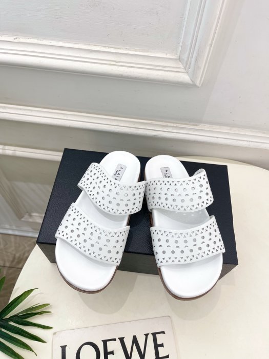 Шлепанцы женские