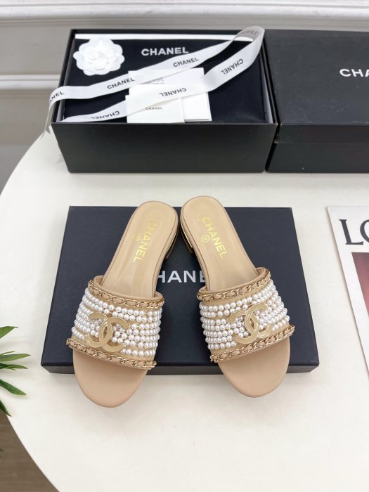 Шлепанцы женские