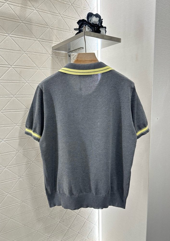 Футболка жіноча фото 2