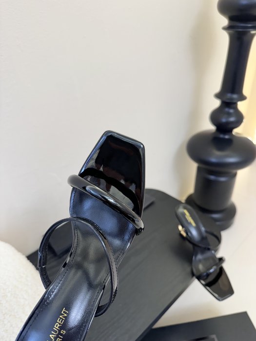 Босоножки фото 6