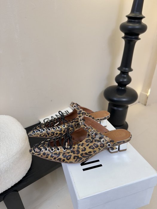 Босоніжки фото 5