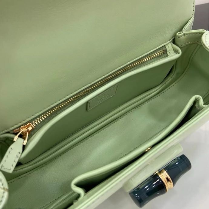 Сумка кожаная Gucci Bamboo Diva 26 см фото 2