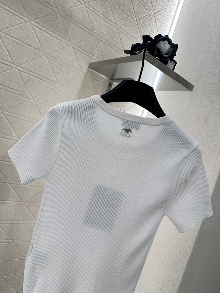 Футболка жіноча фото 4