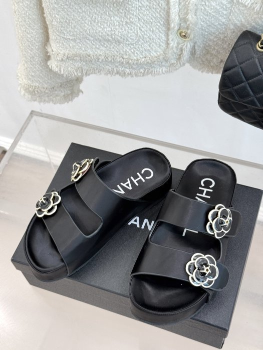 Шлепанцы фото 2