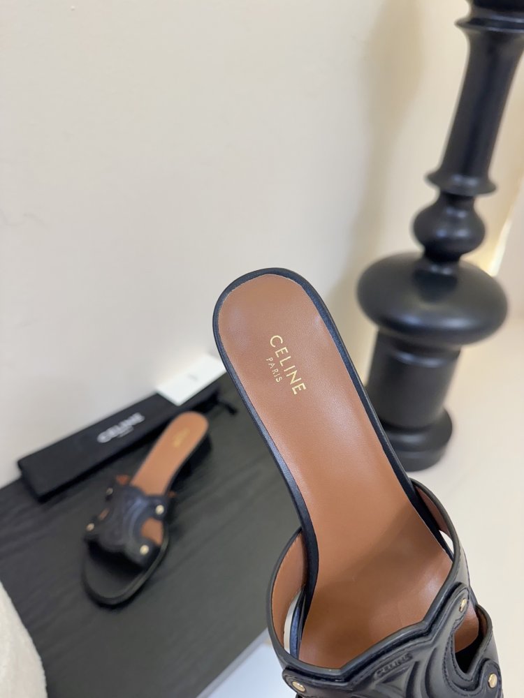 Шлепанцы женские фото 8