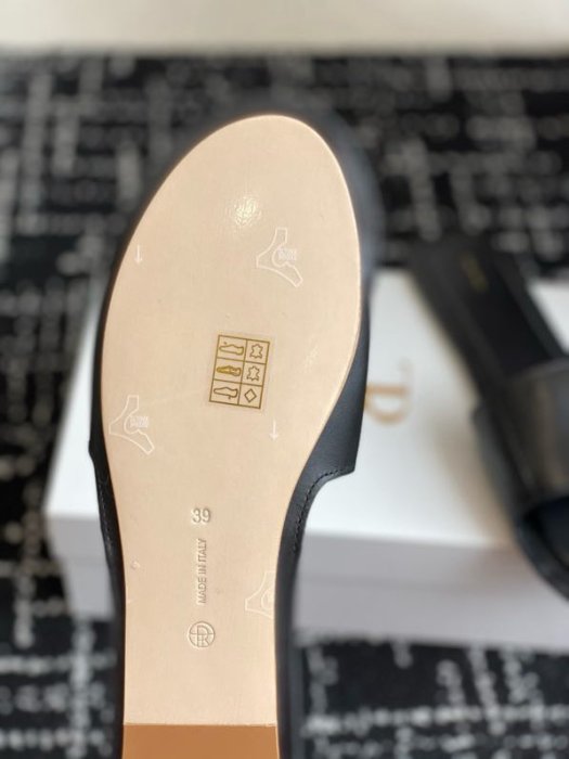 Шлепанцы фото 8