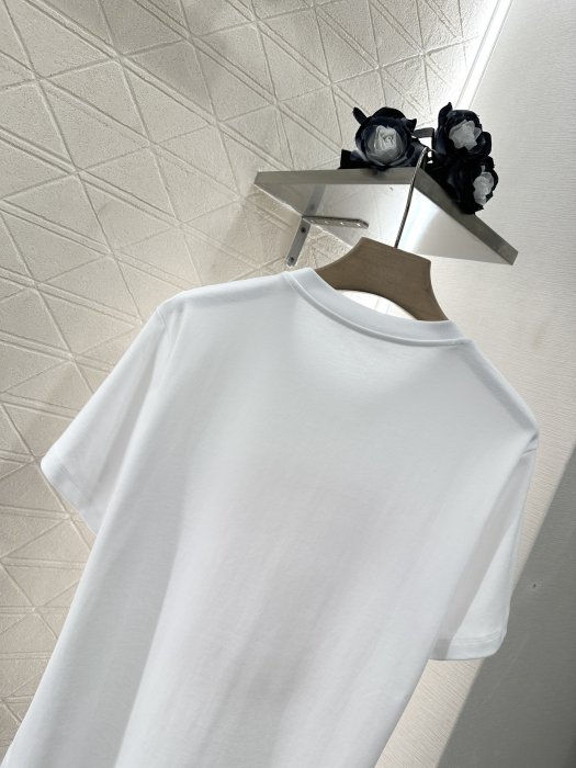 Футболка жіноча фото 4