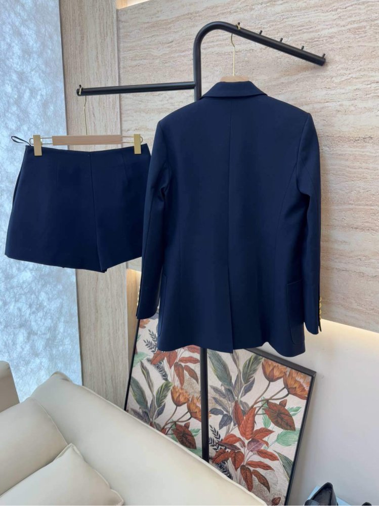 Костюм женский фото 2