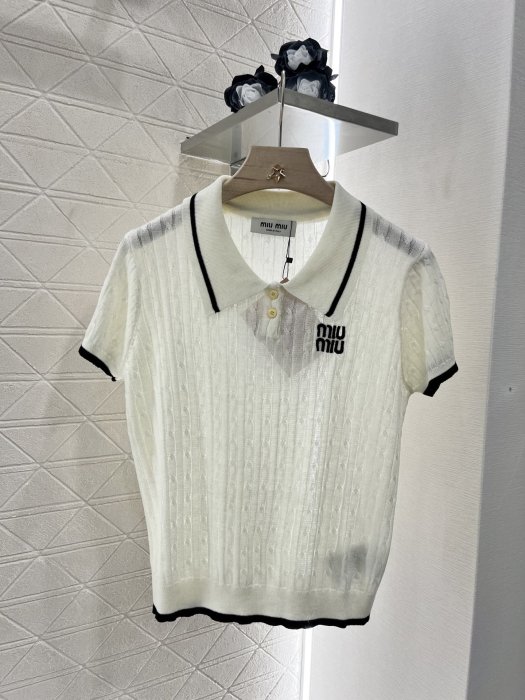 Футболка женская