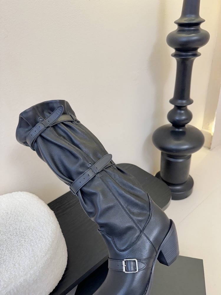 Сапоги женские фото 8