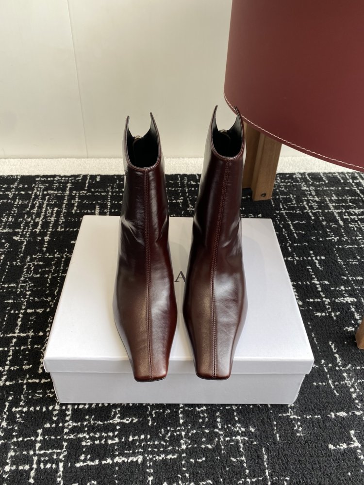 Boots women's