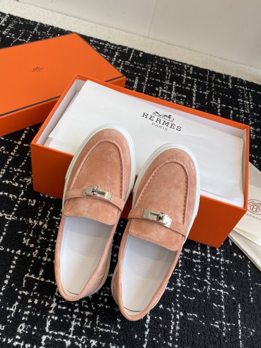 Лоферы кожаные женские фото 4