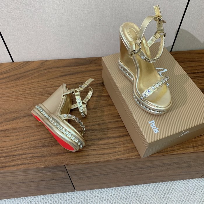 Босоножки фото 6