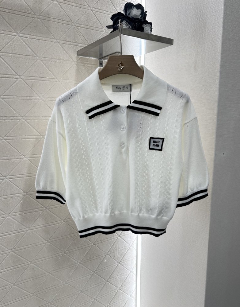 Футболка жіноча