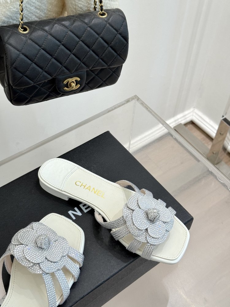 Шльопанці жіночі фото 5