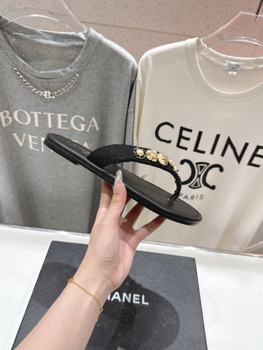 Шлепанцы фото 5