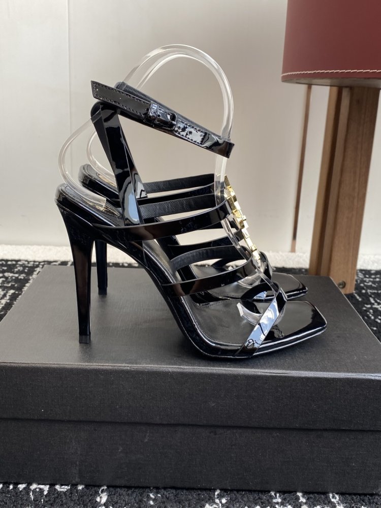 Босоножки фото 2