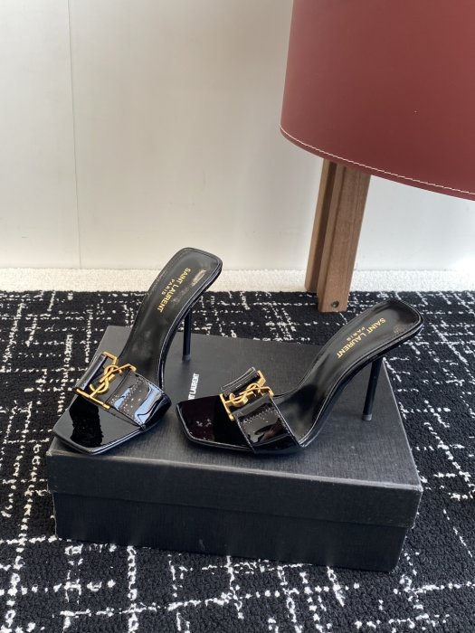 Босоножки фото 3