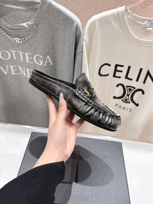 Мокасины кожаные женские фото 5