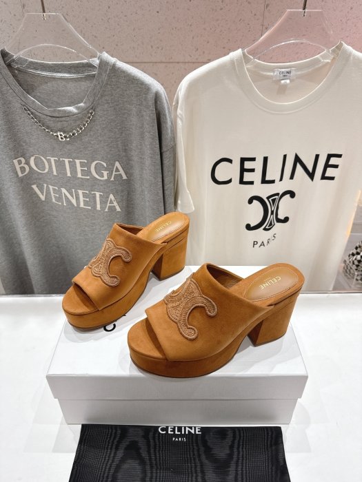 Босоножки фото 3