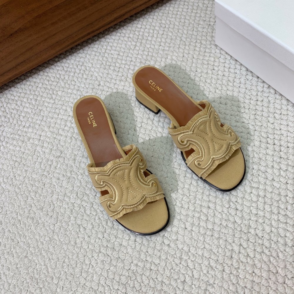 Шлепанцы женские фото 4