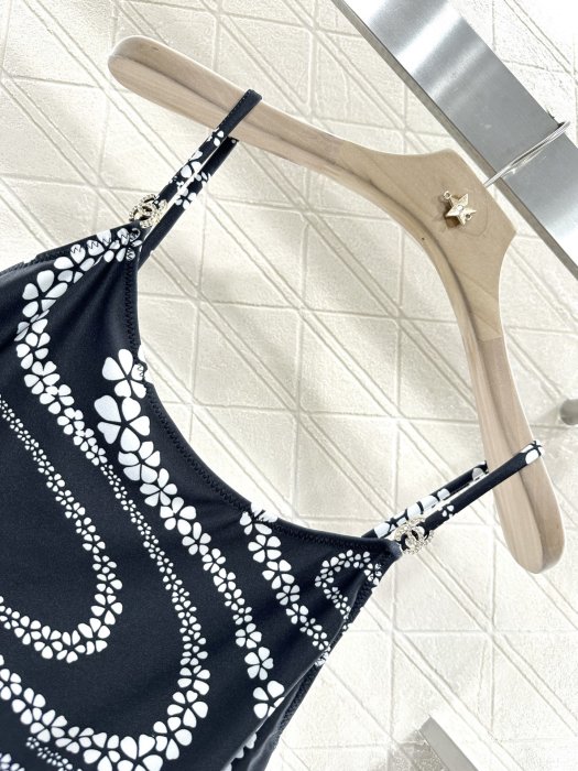 Swimsuit фото 7