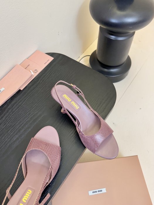 Босоножки фото 4