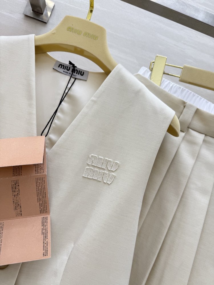 Costume female фото 4