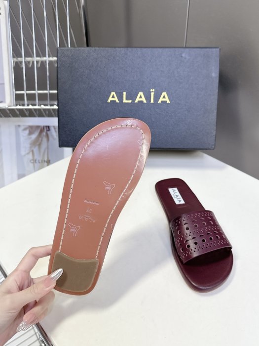 Шлепанцы женские фото 9