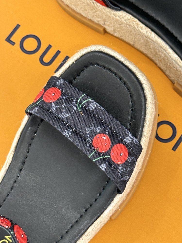 Босоніжки фото 7