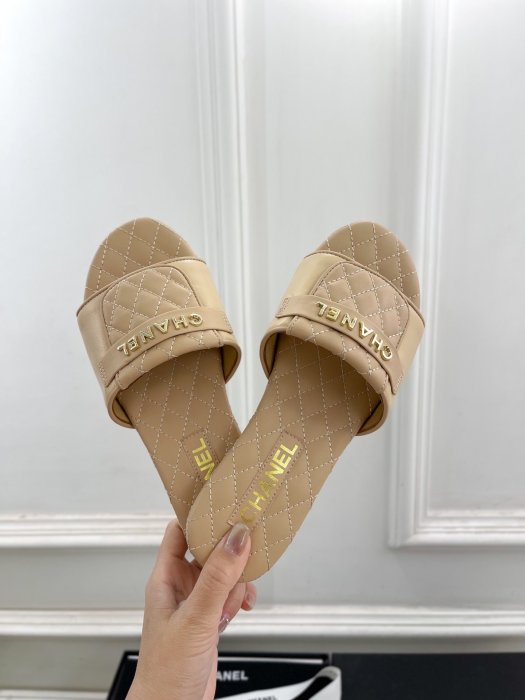 Шлепанцы фото 5