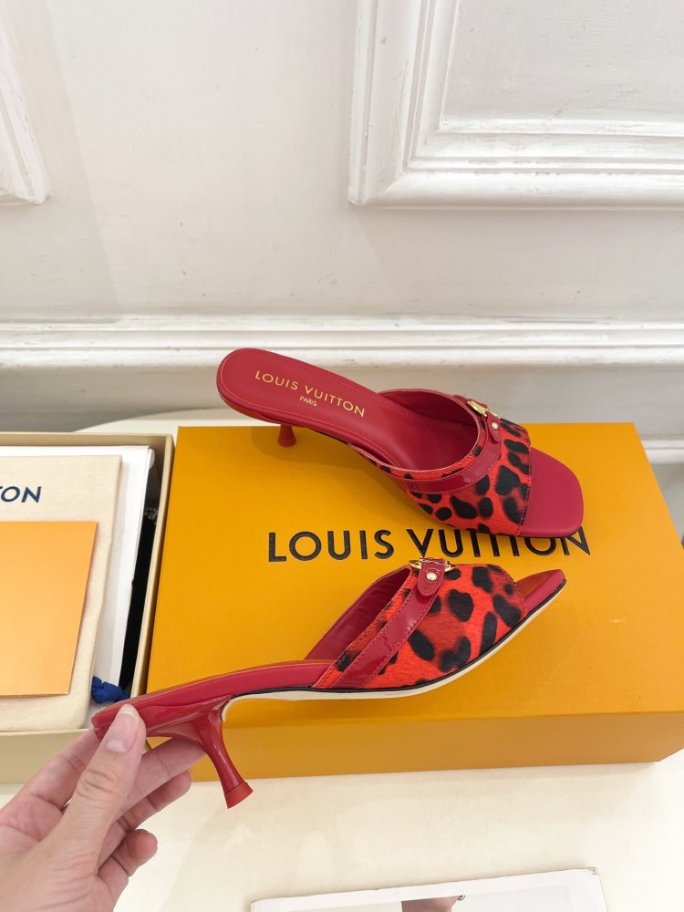 Босоножки фото 4